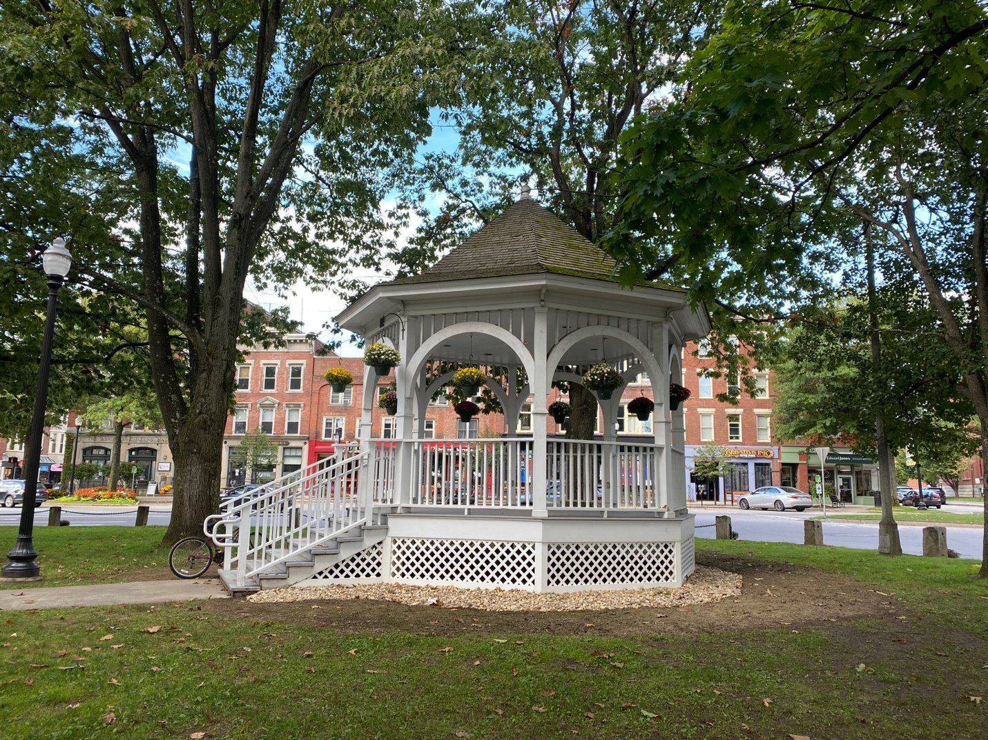 A gazebo in a park

Description automatically generated