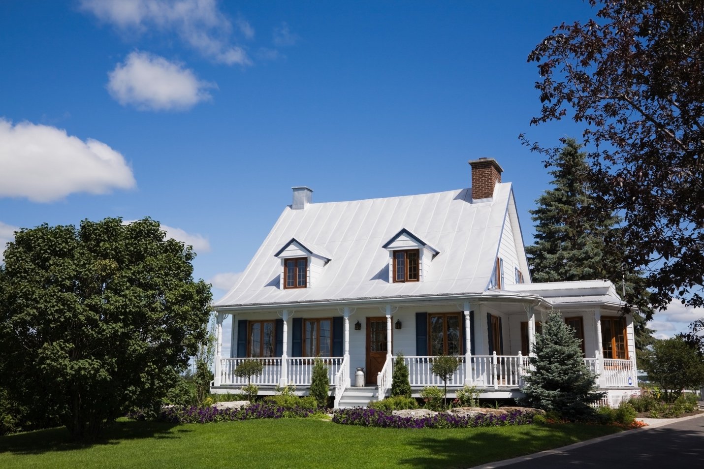 White house with front yard